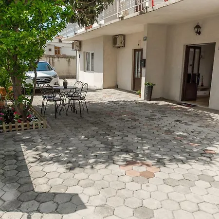 Apartamento Jelena 2 *